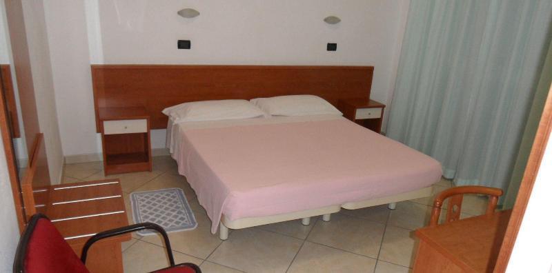 Hotel Odeon Cervia Extérieur photo