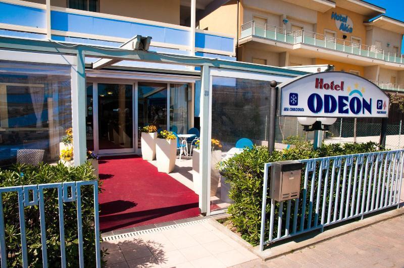 Hotel Odeon Cervia Extérieur photo