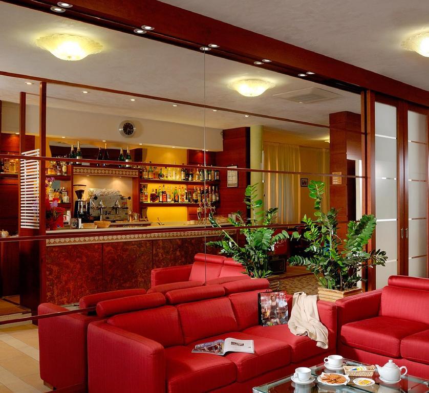 Hotel Odeon Cervia Extérieur photo